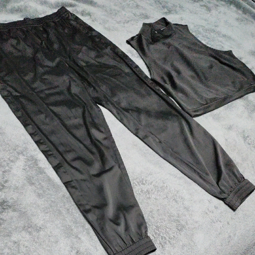 Guess Black Sleeveless Satin Top and Jogger Set